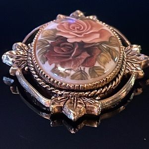 Sarah Coventry Pendant